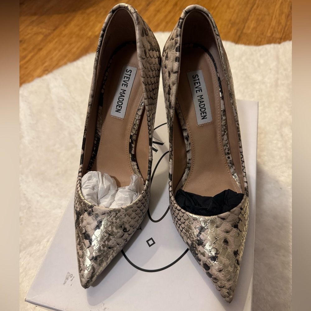 STEVE MADDEN VALA GOLD SNAKE HEEL